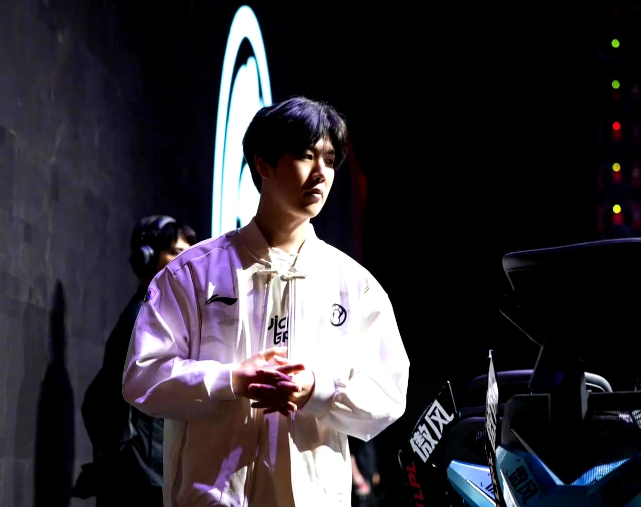 开云官方-包含TheShy重返赛场，爆冷首场状态出色，公牛观众沸腾！热度持续攀升的词条-开云官方