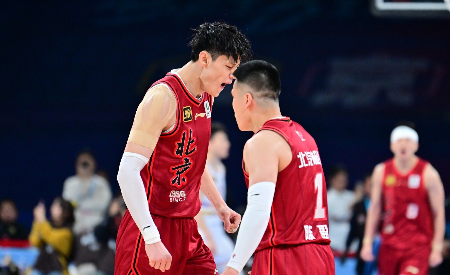 包含风云突变广厦男篮关键时刻豪取连胜，欧冠版图或变，底气十足，身体对抗强度拉满的词条